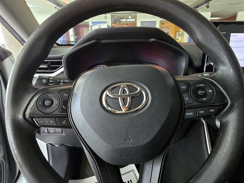 Used 2021 Toyota RAV4 XLE FWD image 23