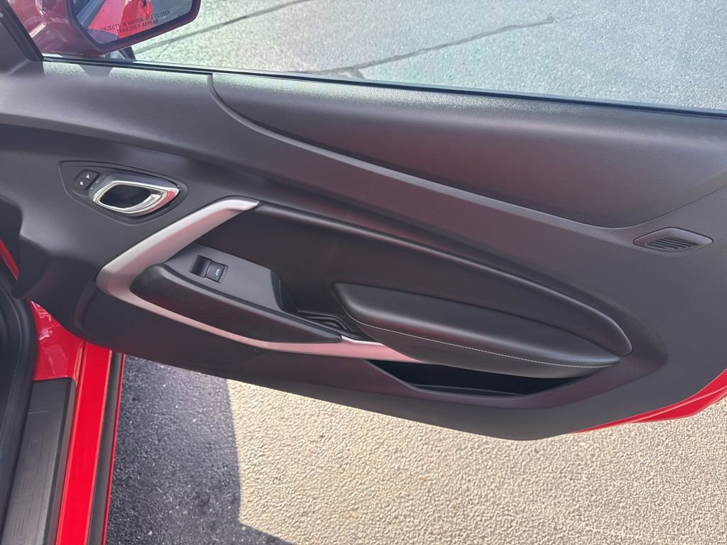 Used 2017 Chevrolet Camaro SS image 32