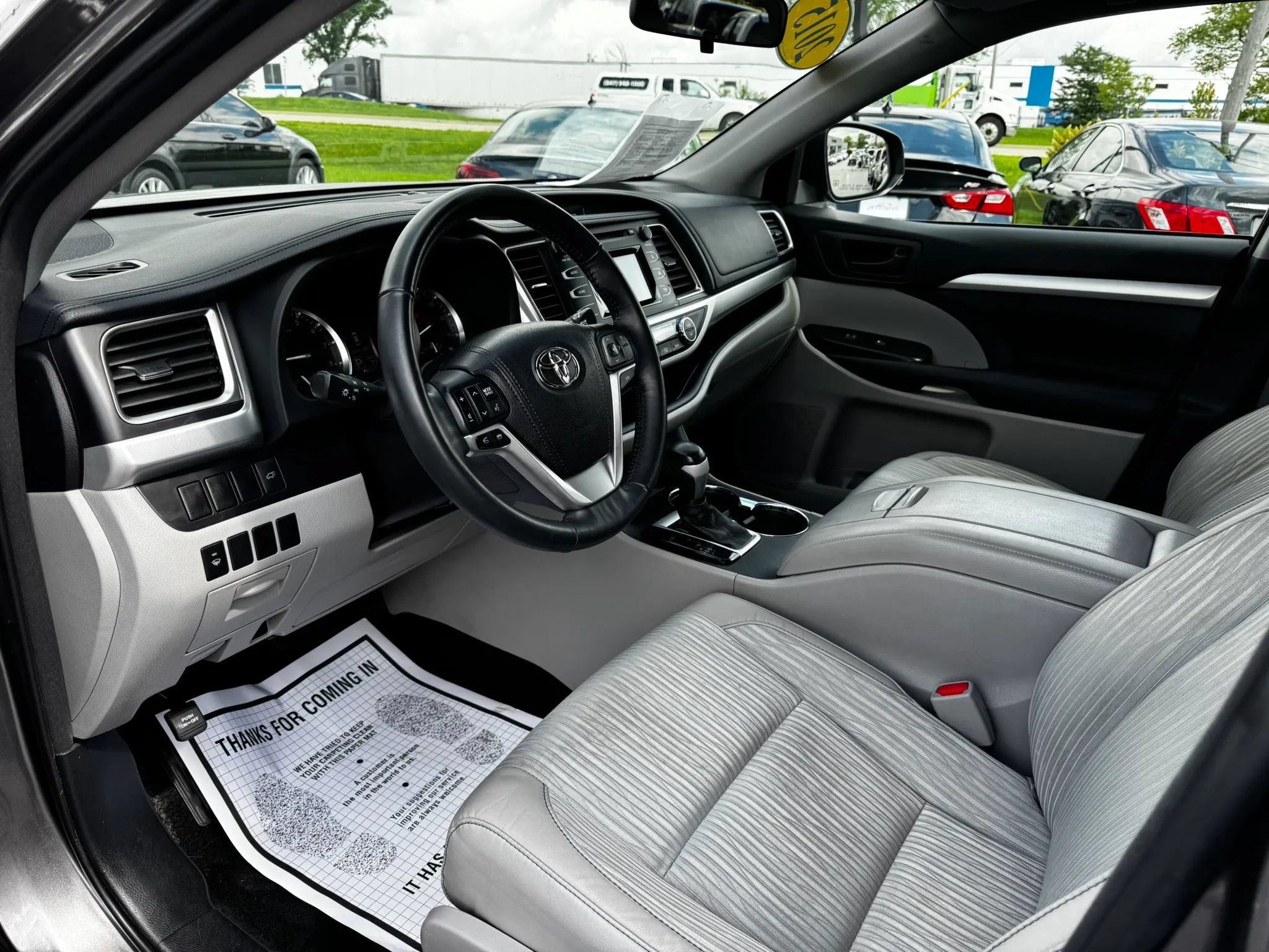Used 2015 Toyota Highlander Plus AWD/4WD image 9