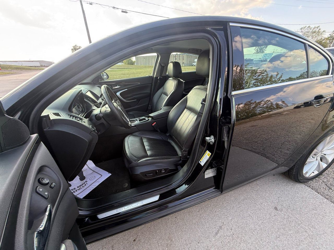 Used 2016 Buick Regal Premium image 11