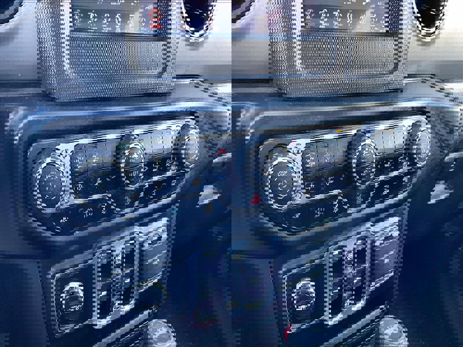 Used 2023 Jeep Wrangler Unlimited w/ Cold Weather Group image 26