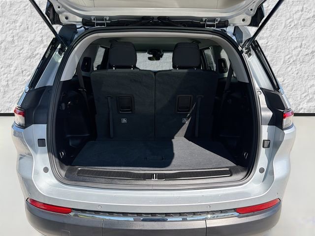 Used 2023 Jeep Grand Cherokee L Laredo image 12