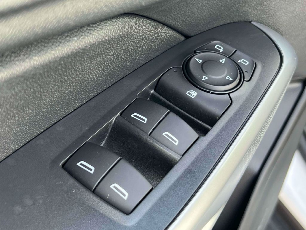 Used 2024 Chevrolet Trax LS w/ LS Convenience Package FWD image 15