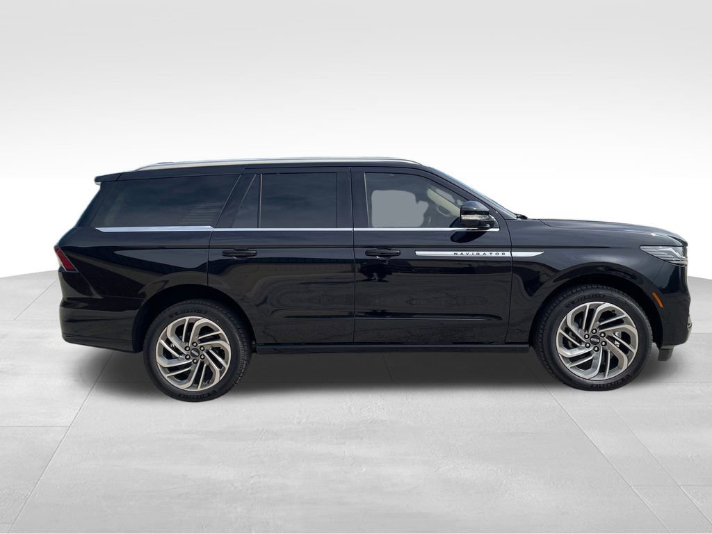 New 2025 Lincoln Navigator Reserve w/ Jet Appearance Package image 6
