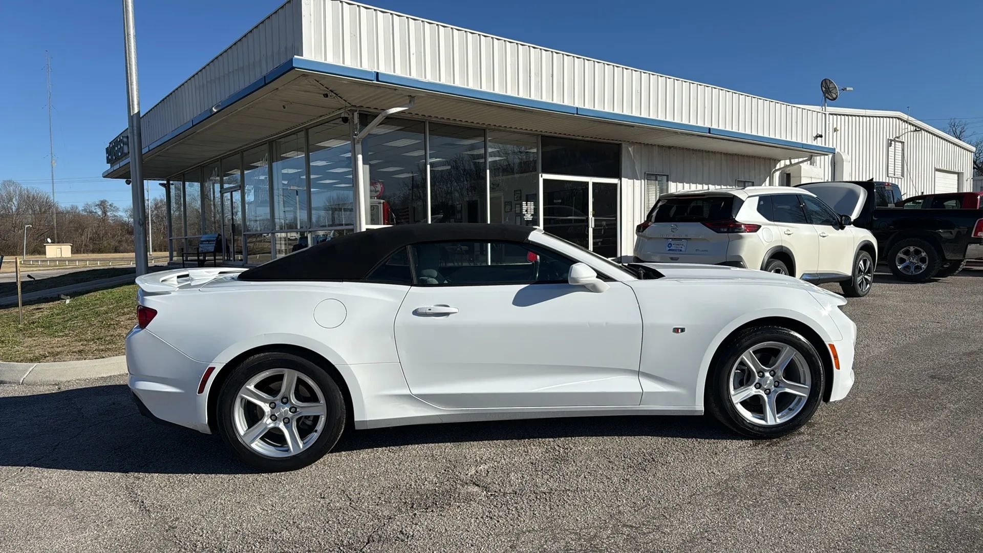 Used 2023 Chevrolet Camaro LT image 6