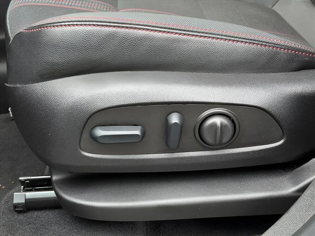 Certified 2024 Chevrolet Equinox RS image 24