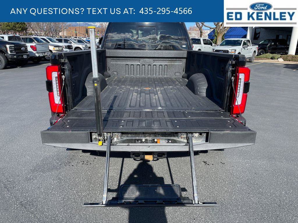Used 2025 Ford F450 Platinum image 38