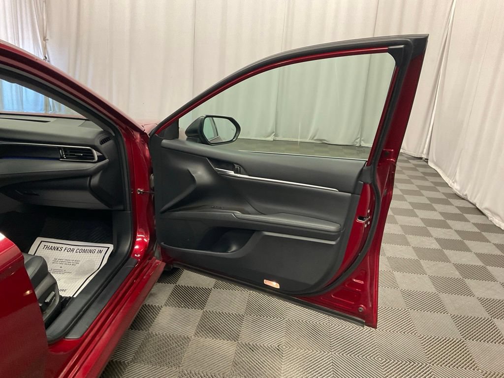 Used 2021 Toyota Camry XLE w/ Cold Weather Package FWD image 25