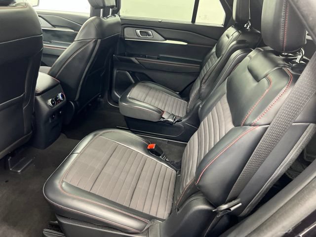 Used 2025 Ford Explorer ST-Line w/ Premium Package AWD/4WD image 11