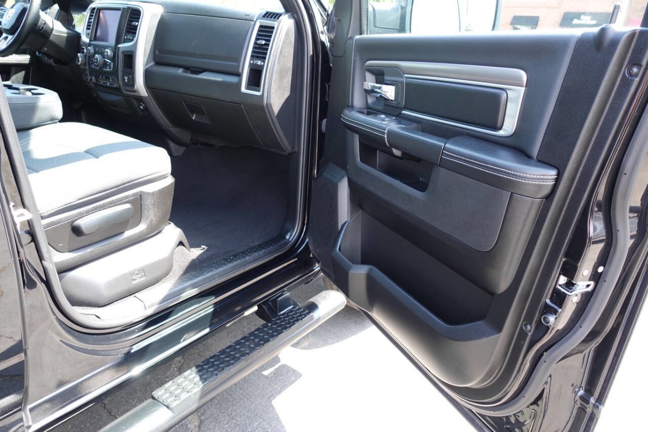 Used 2023 RAM 1500 Classic Warlock AWD/4WD image 37