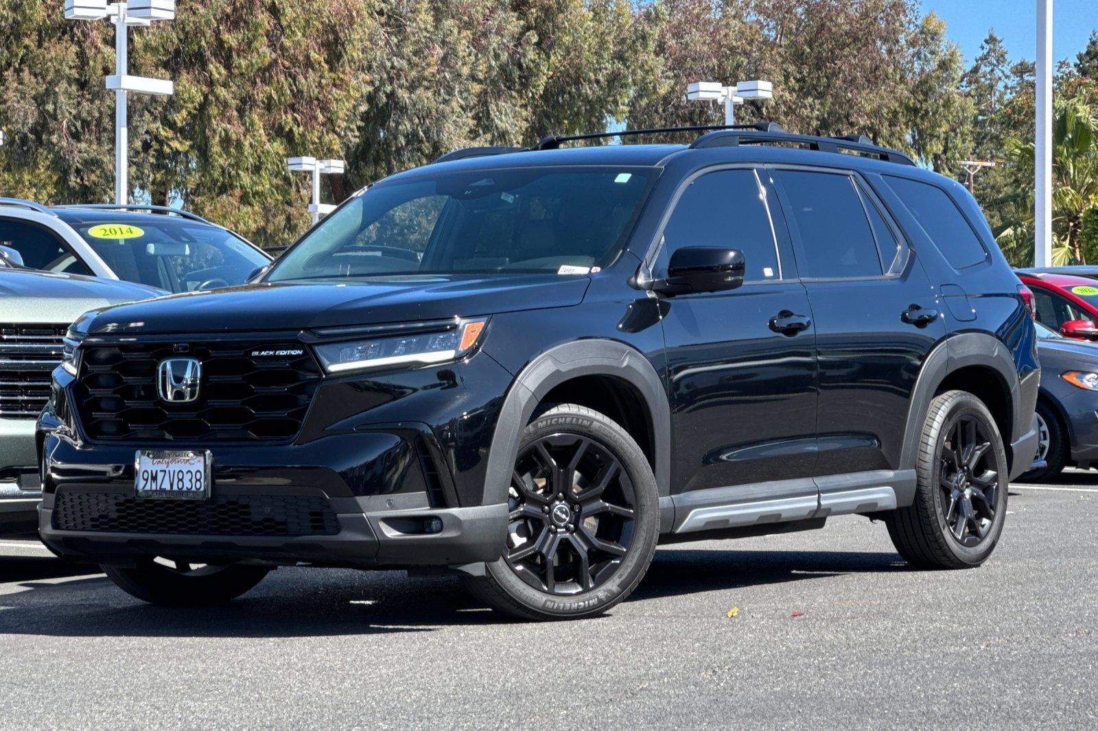Used 2025 Honda Pilot Black Edition image 9