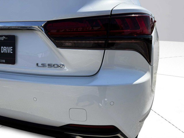 Used 2023 Lexus LS 500 w/ Accessory Package (Z2) image 16