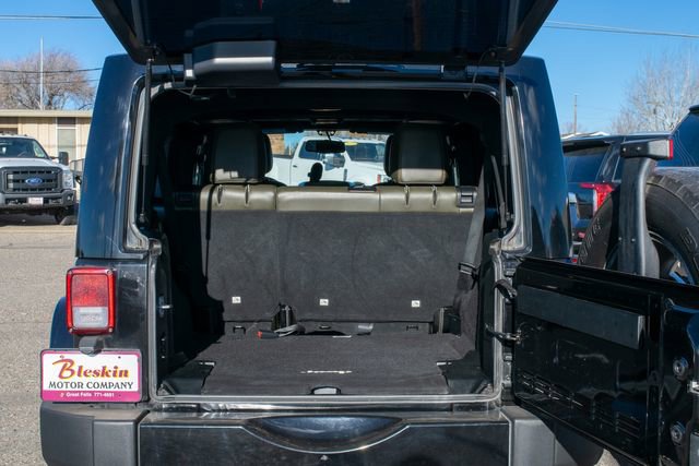 Used 2017 Jeep Wrangler Unlimited Sahara w/ Connectivity Group image 18