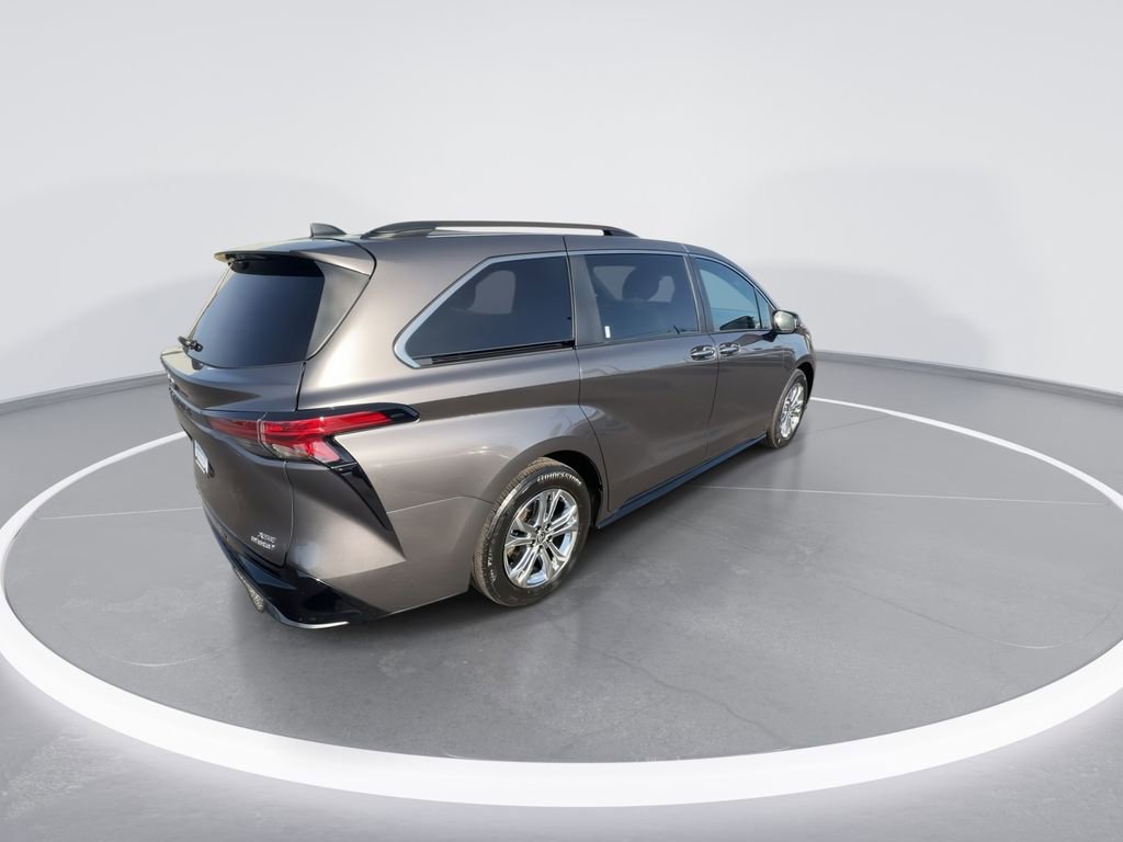 Used 2022 Toyota Sienna XSE w/ XSE Plus Package image 8