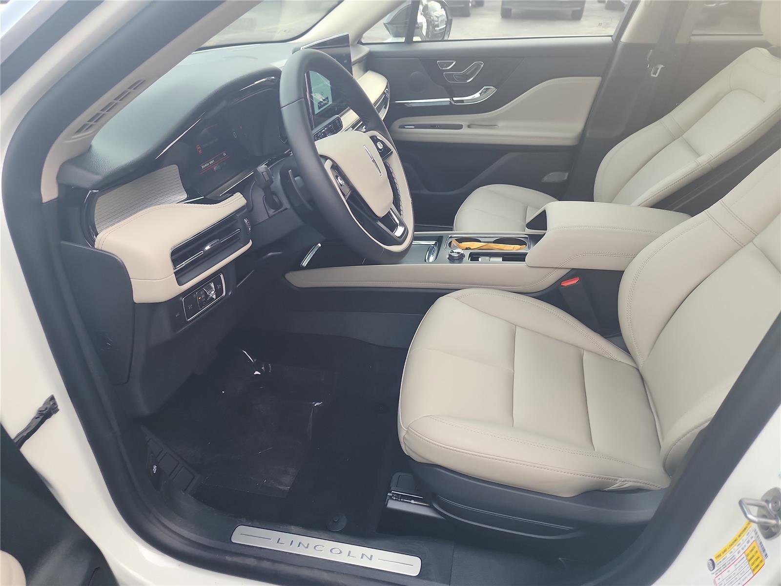 New 2026 Lincoln Corsair Premiere image 13