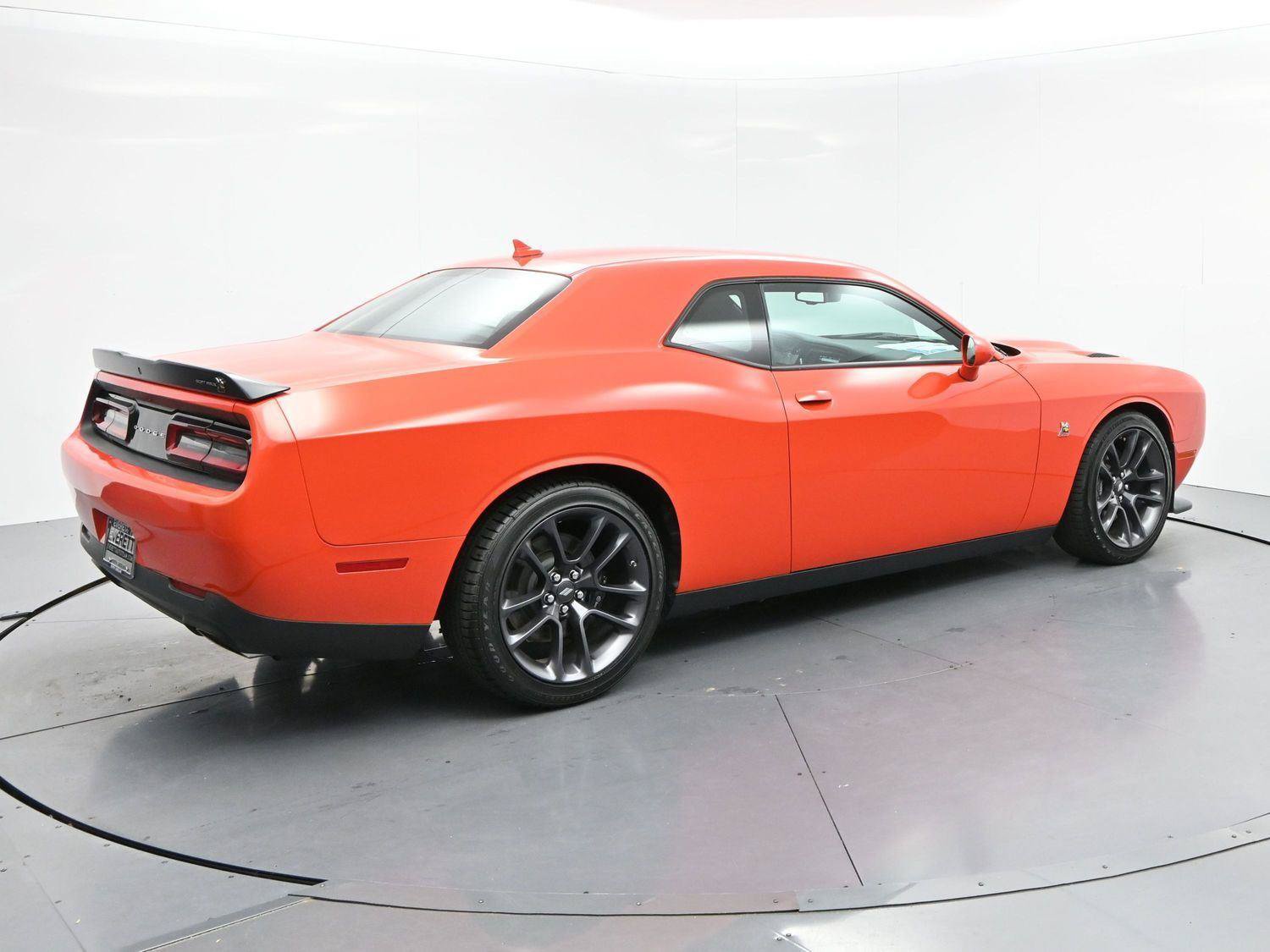 Used 2022 Dodge Challenger R/T Scat Pack RWD image 7