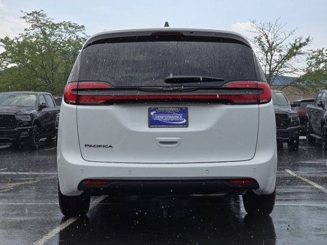 New 2025 Chrysler Pacifica Select w/ Fav Edition Package image 24