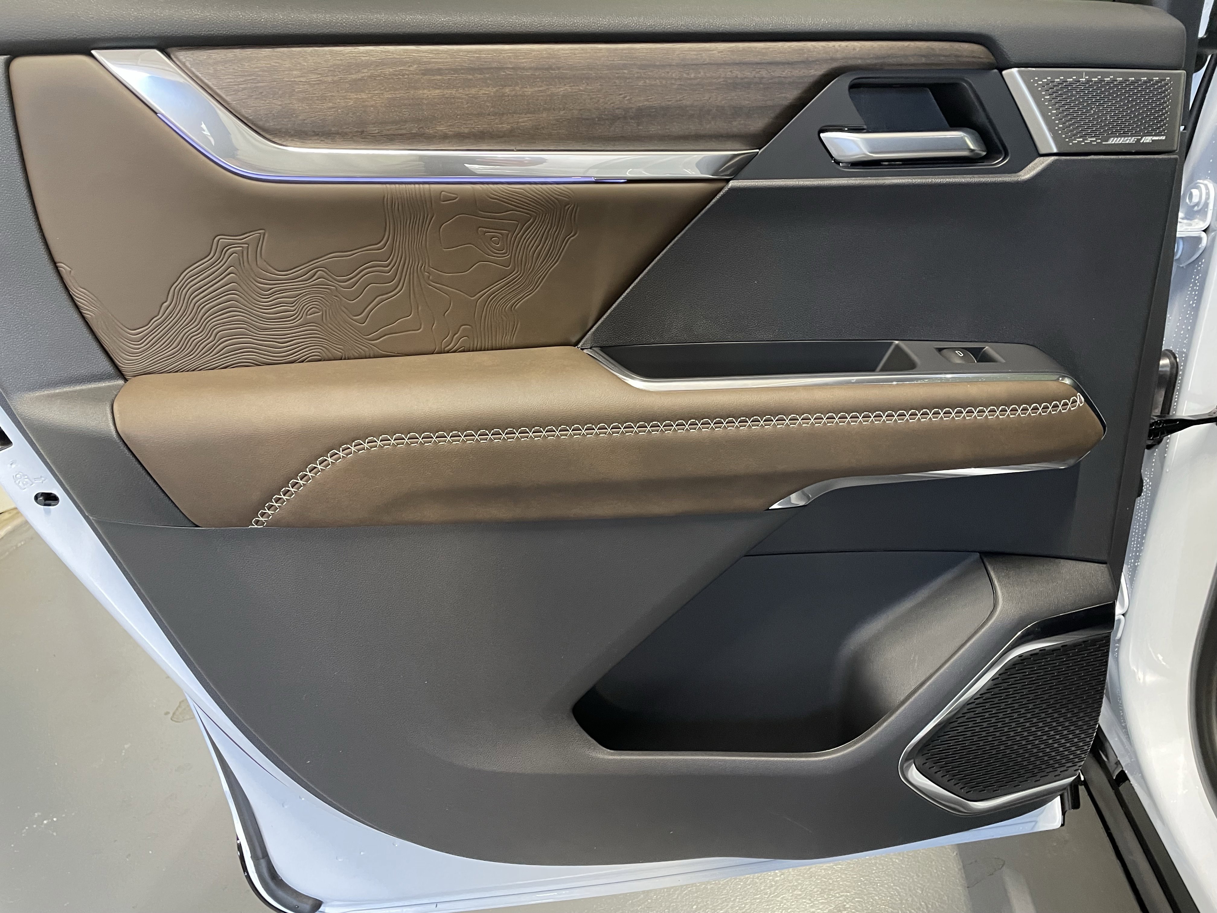 New 2026 GMC Acadia Denali Ultimate w/ LPO, Floor Liner Package image 12