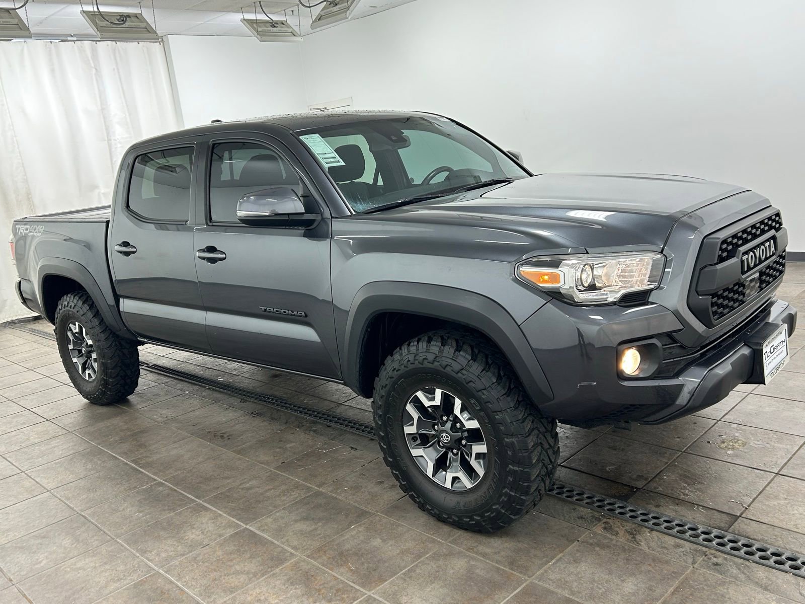 Used 2021 Toyota Tacoma TRD Off-Road w/ Technology Package image 7