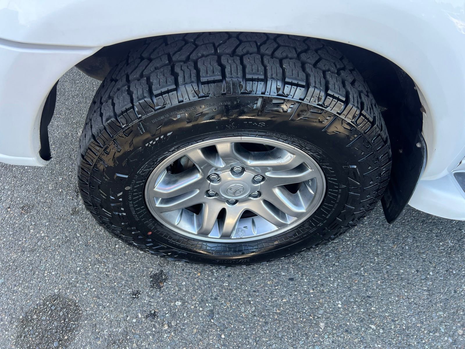 Used 2004 Toyota Sequoia Limited image 8