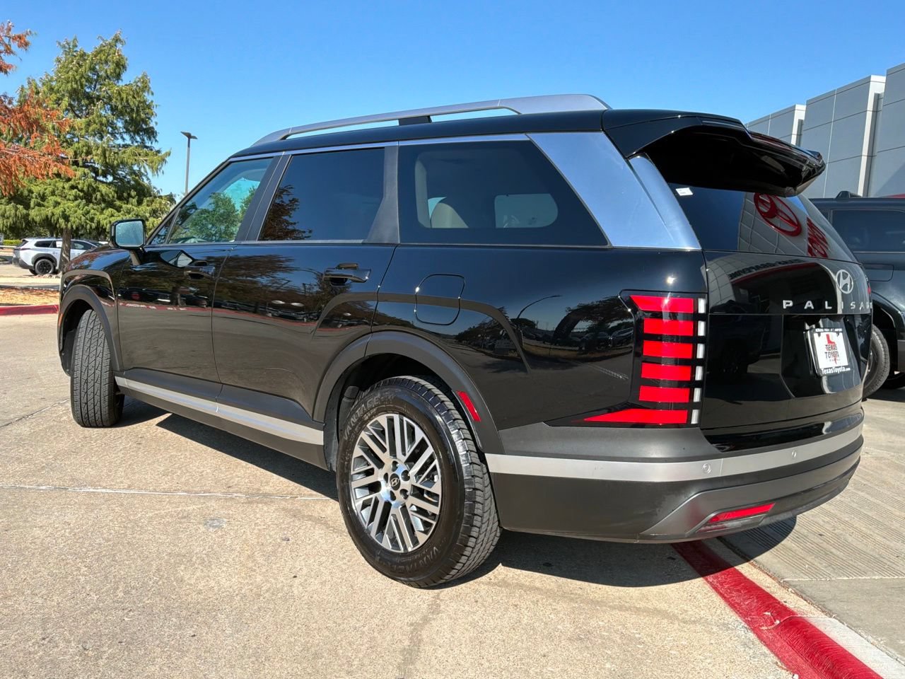 Used 2026 Hyundai Palisade SEL FWD image 8