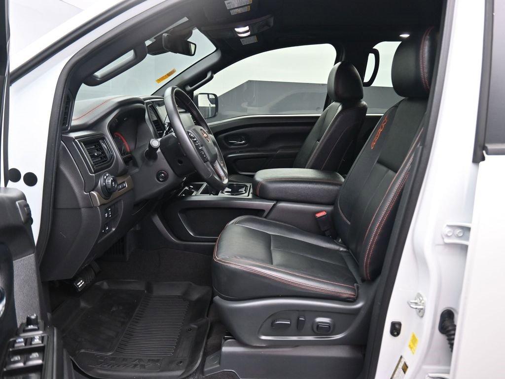Used 2023 Nissan Titan PRO-4X w/ Pro-4x Convenience Package image 12