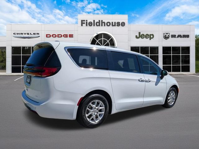 Used 2023 Chrysler Pacifica Touring-L FWD image 12