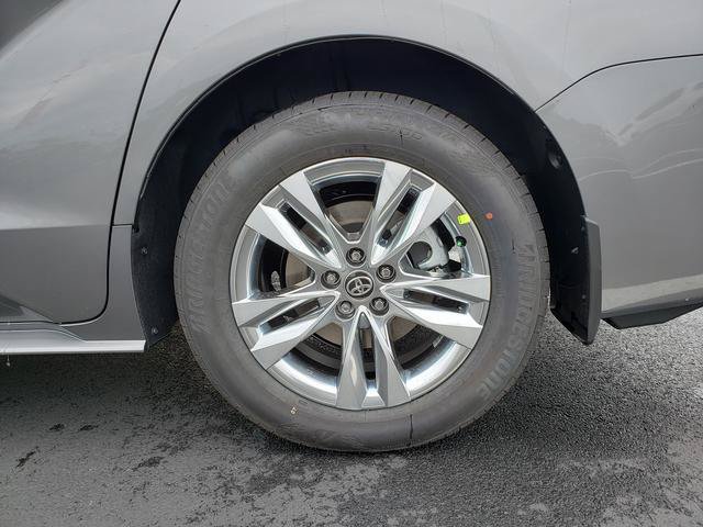 New 2026 Toyota Sienna XLE AWD/4WD image 20