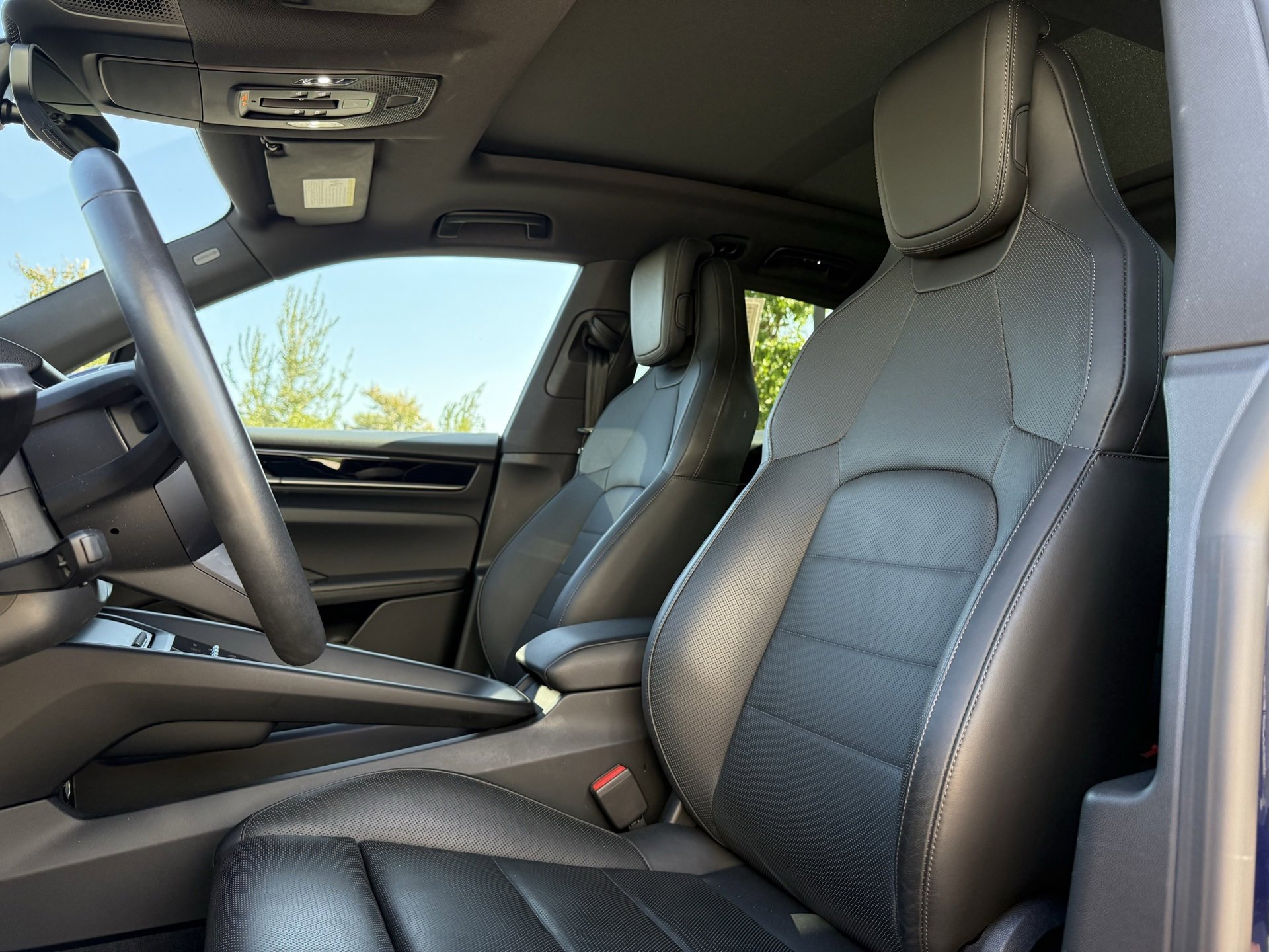 Used 2025 Porsche Macan Electric image 5