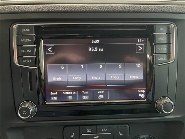 Used 2017 Volkswagen Jetta SE image 15