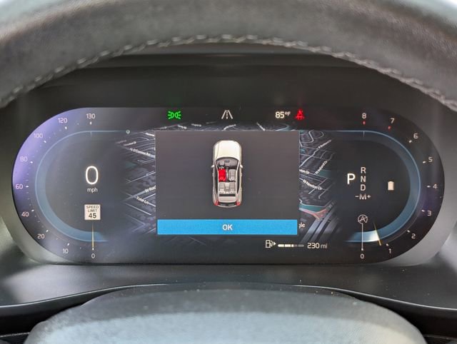 Used 2023 Volvo XC40 B5 Core image 13