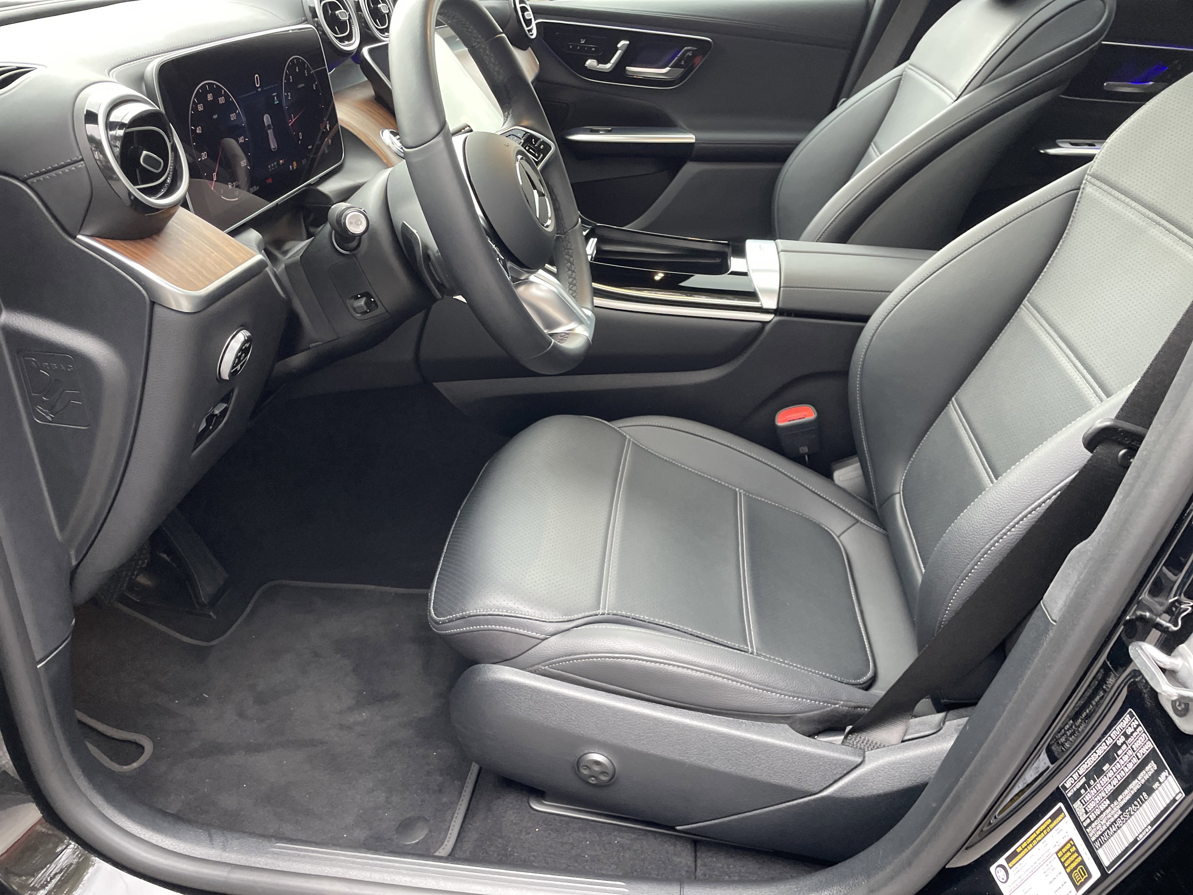 Certified 2025 Mercedes-Benz GLC 300 4MATIC image 22