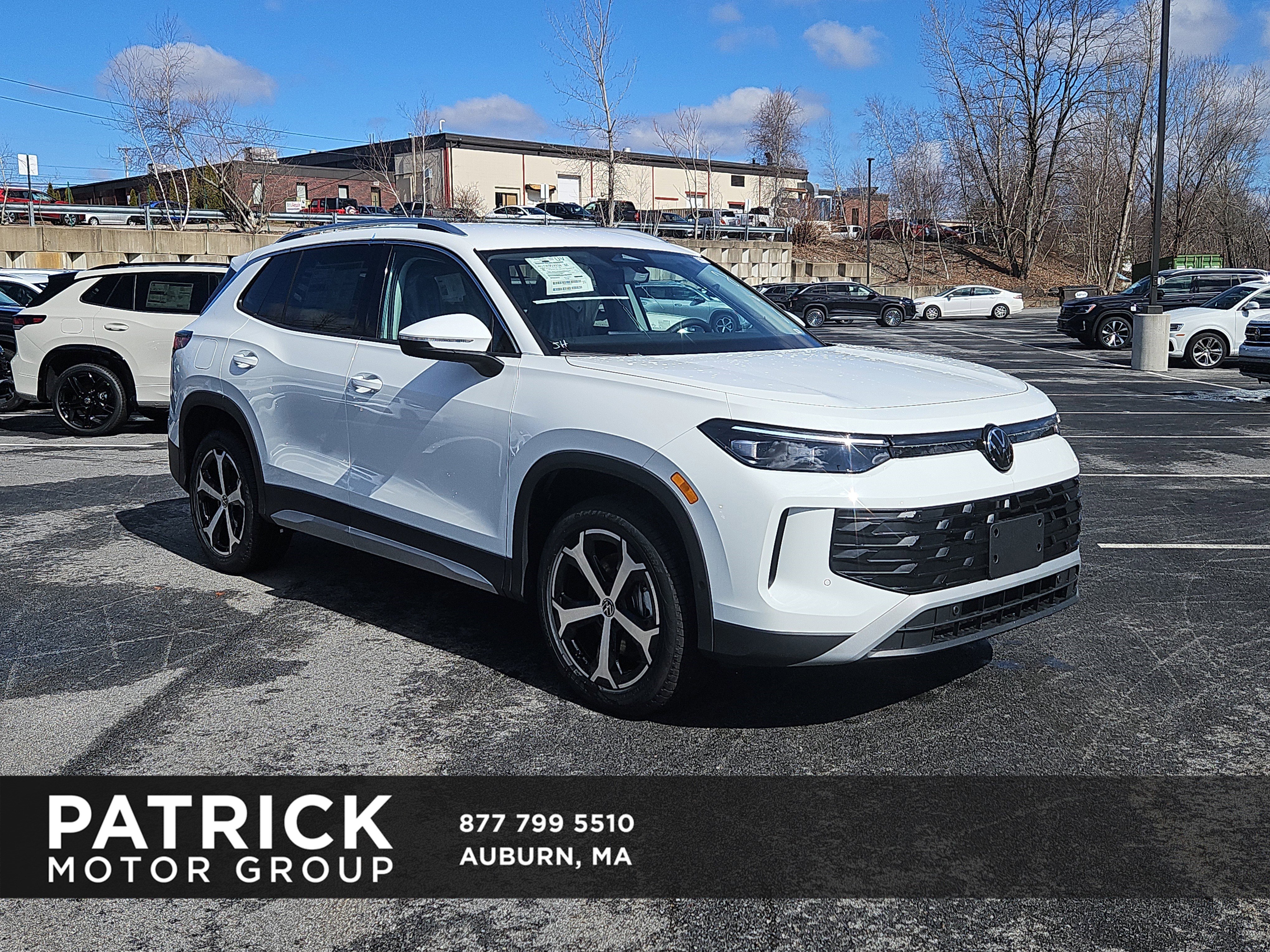 New 2026 Volkswagen Tiguan SE image 1