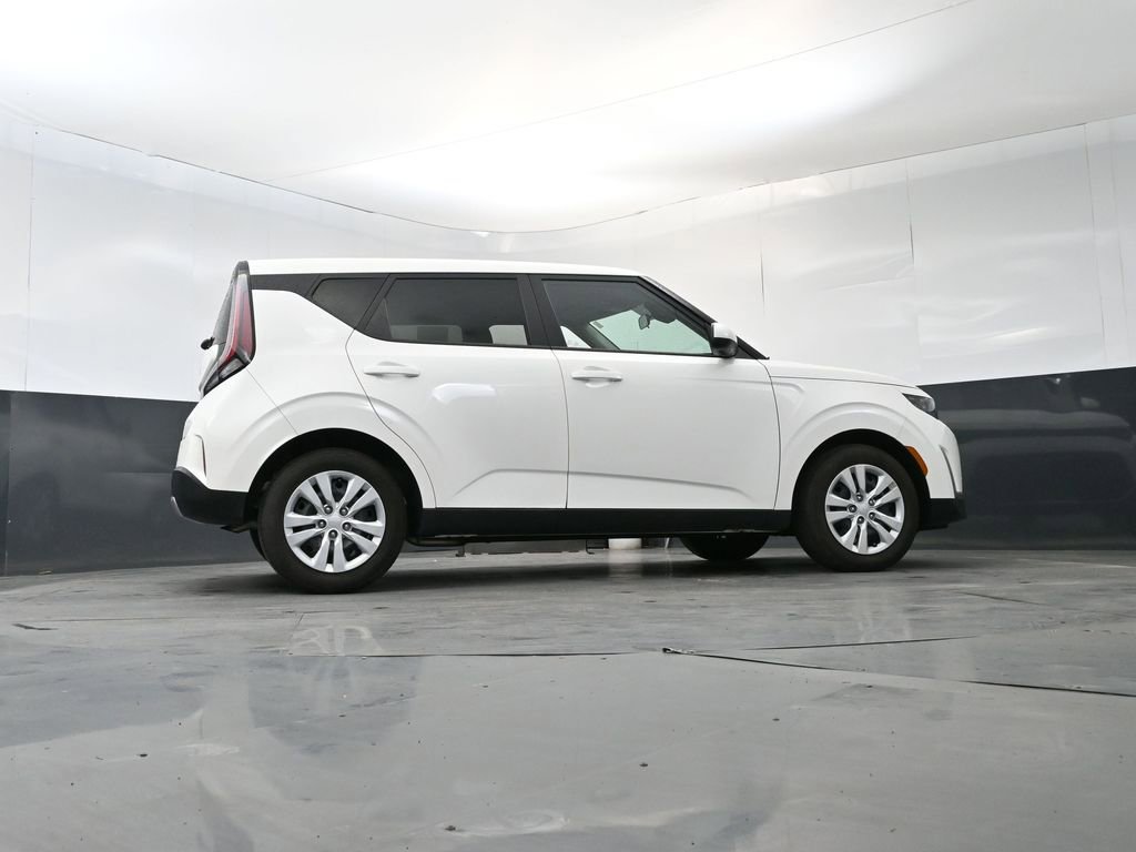 Used 2023 Kia Soul LX FWD image 24