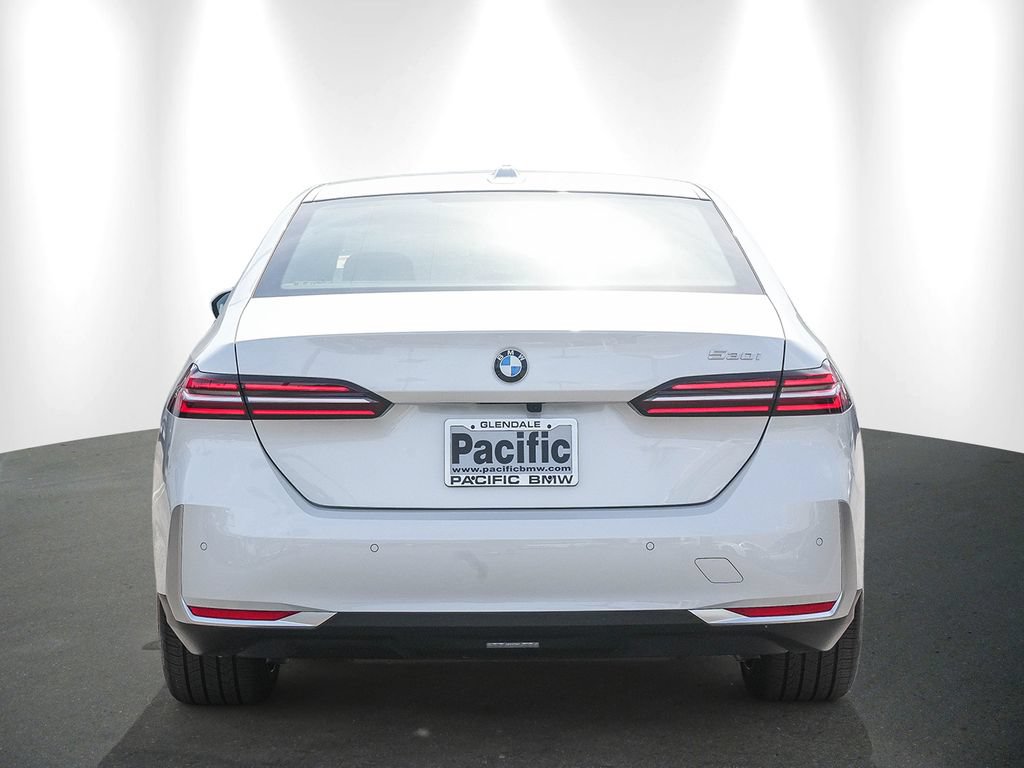Used 2026 BMW 530i RWD image 5