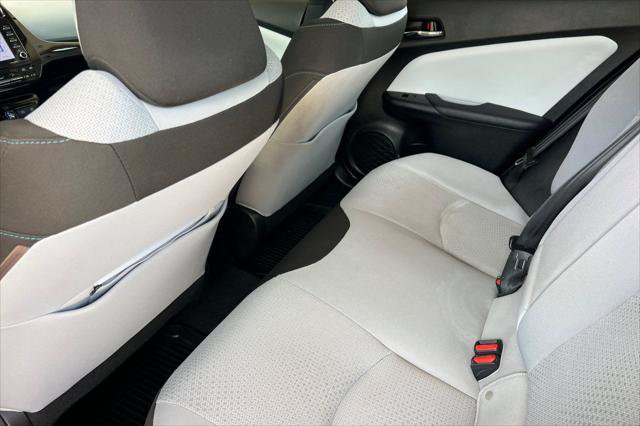 Certified 2021 Toyota Prius LE AWD/4WD image 4