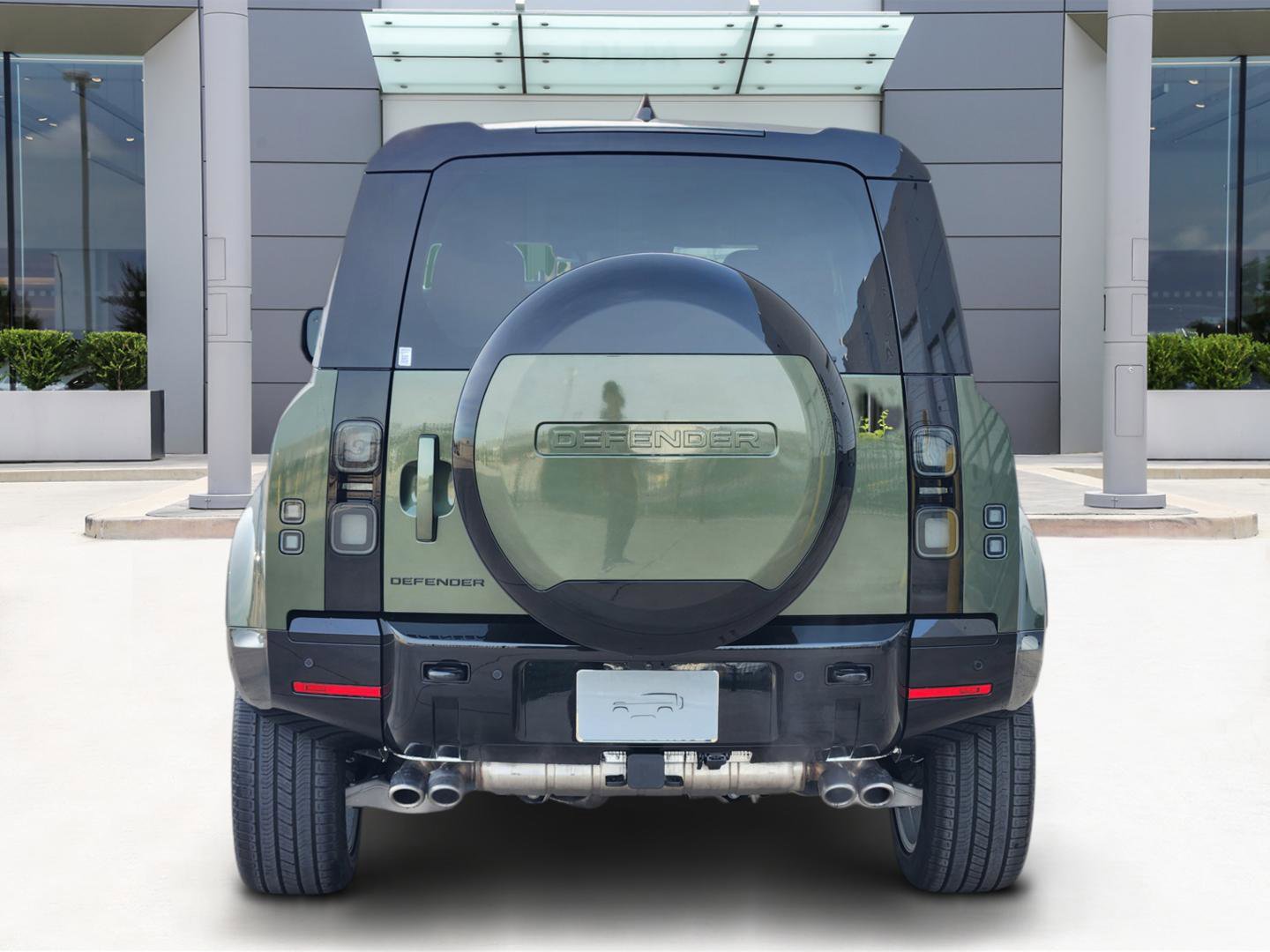 New 2026 Land Rover Defender 110 X-Dynamic SE image 6