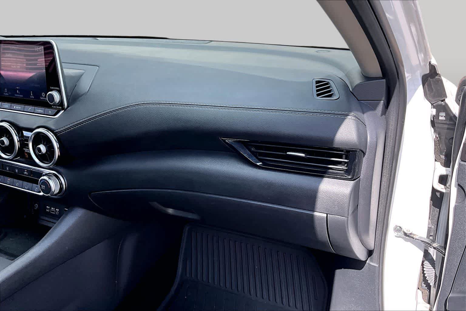 Used 2024 Nissan Sentra SV FWD image 17