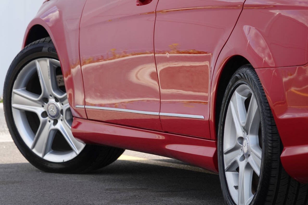 Used 2010 Mercedes-Benz C 300 Sedan image 16