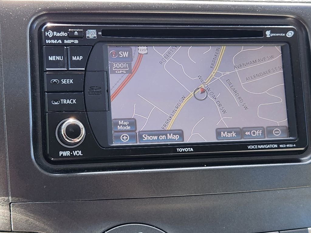 Used 2013 Toyota Sienna XLE w/ Entertainment Pkg image 26