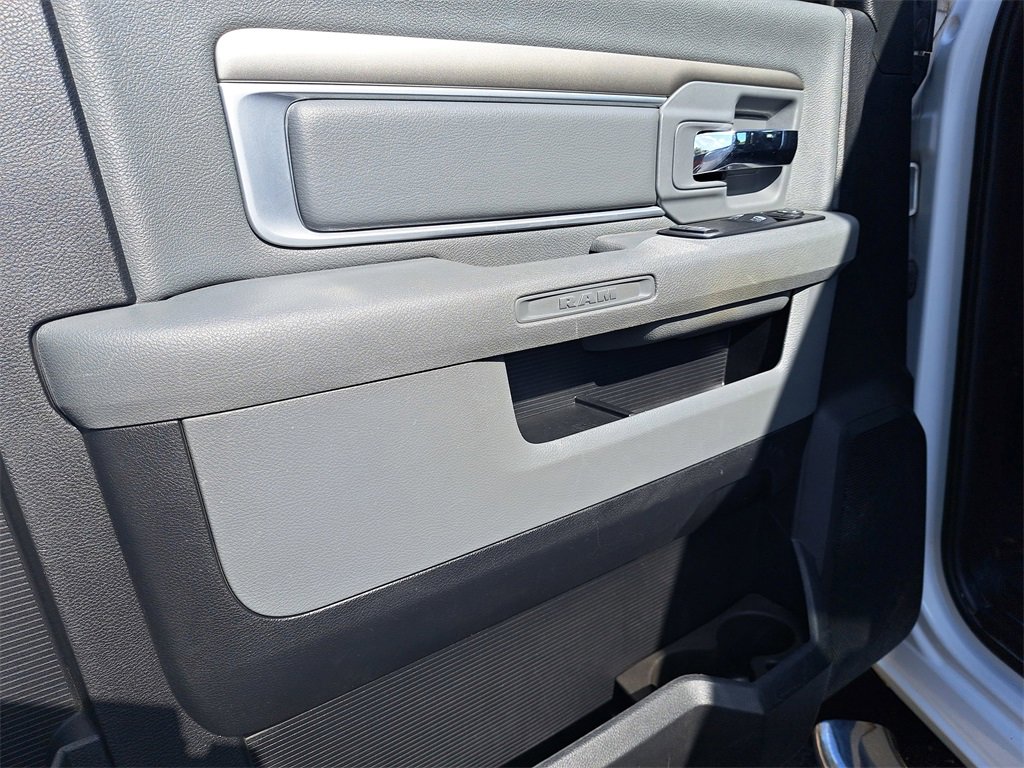 Used 2014 RAM 1500 Classic SLT image 24
