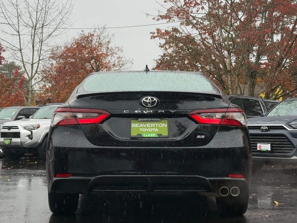 Used 2024 Toyota Camry SE image 4
