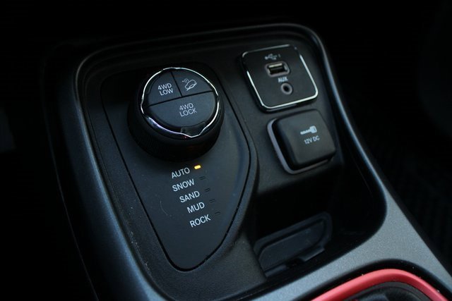 Used 2019 Jeep Compass Trailhawk image 5