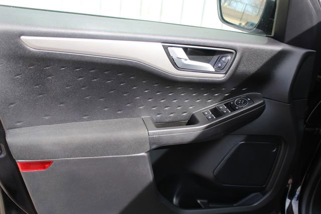 Used 2020 Ford Escape SE image 7