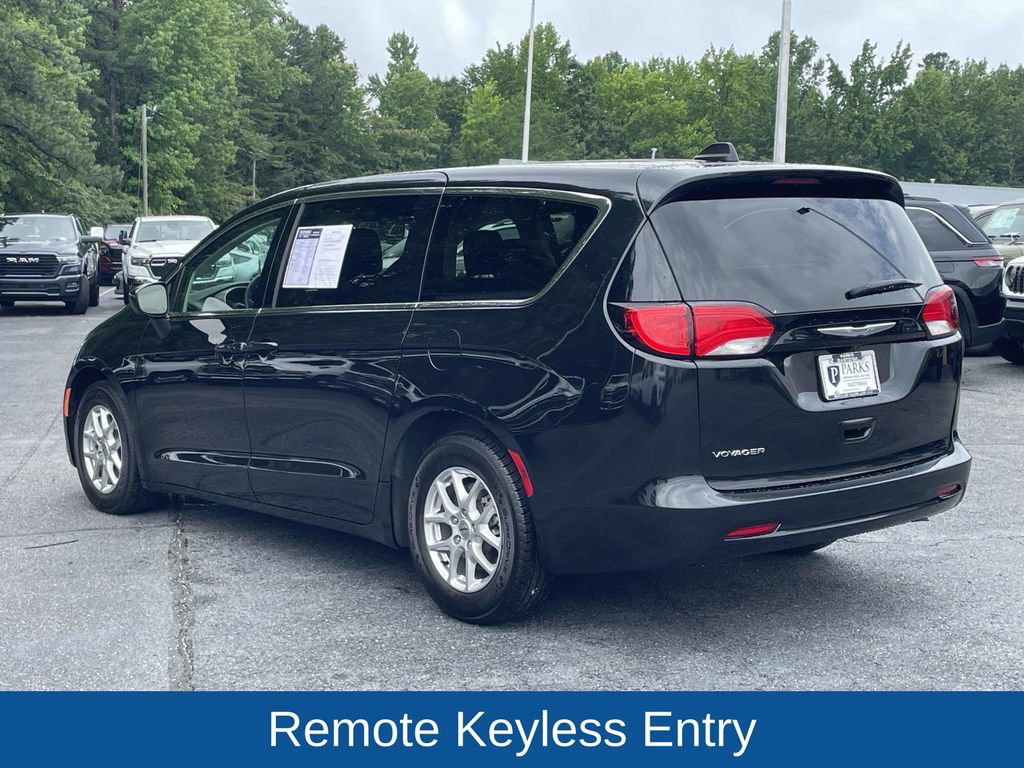 Certified 2023 Chrysler Voyager LX FWD image 7