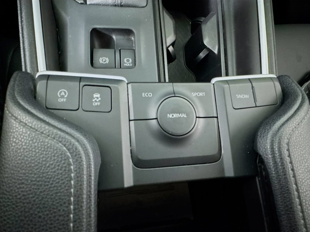 Used 2025 Toyota Grand Highlander FWD image 17
