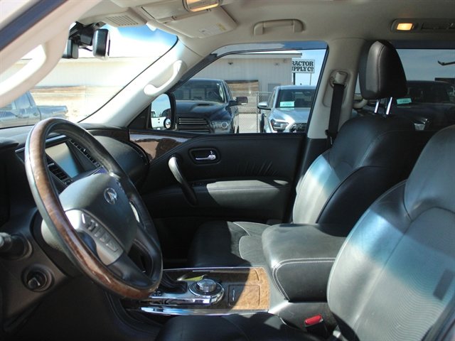 Used 2017 INFINITI QX80 4WD w/ Driver Assistance Package image 13