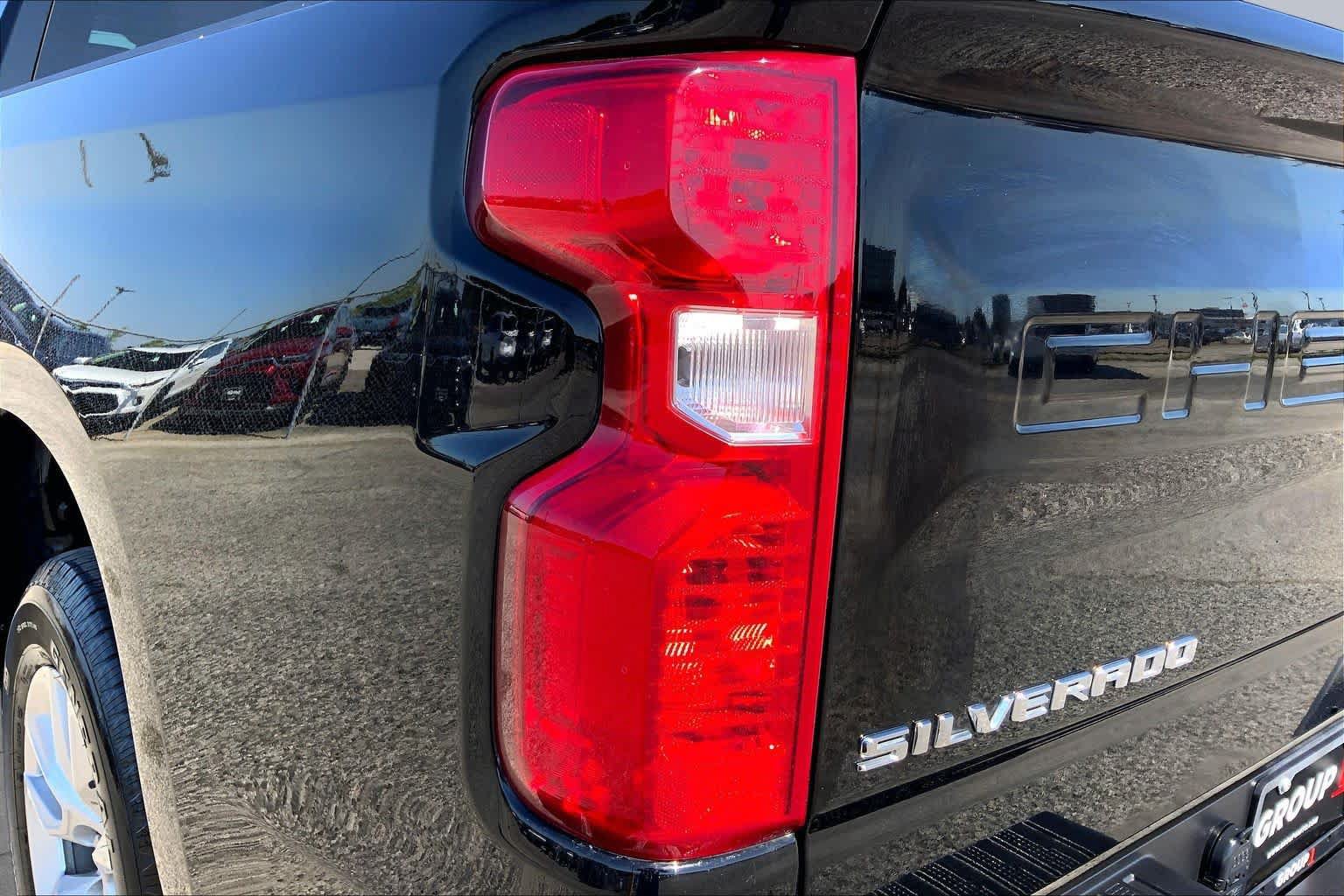 Used 2025 Chevrolet Silverado 1500 Custom RWD image 28
