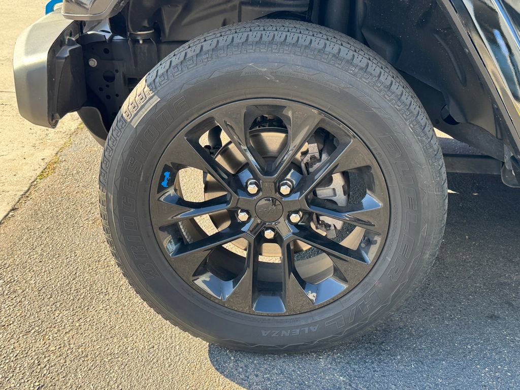 Used 2023 Jeep Wrangler Sahara 4xe image 5