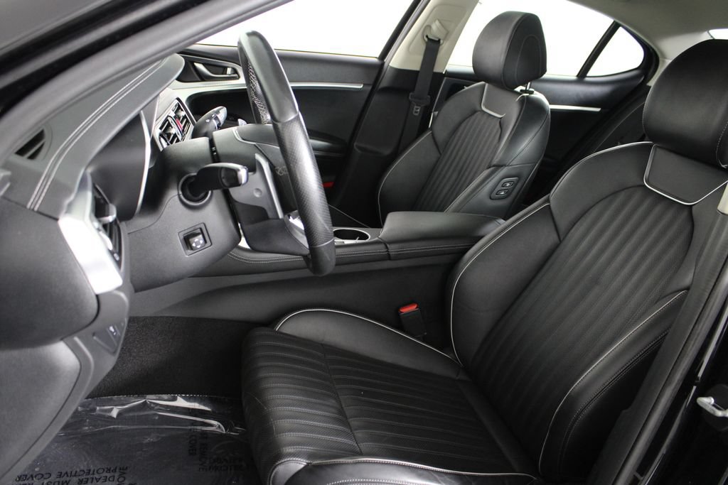 Used 2022 Genesis G70 3.3T RWD image 18